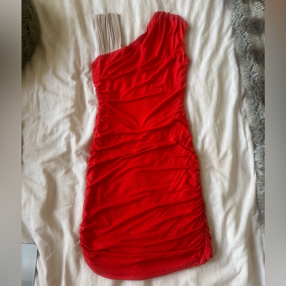 Bar lll One-Shoulder Colorblock Ruched Mini Dress - Picture 2 of 3